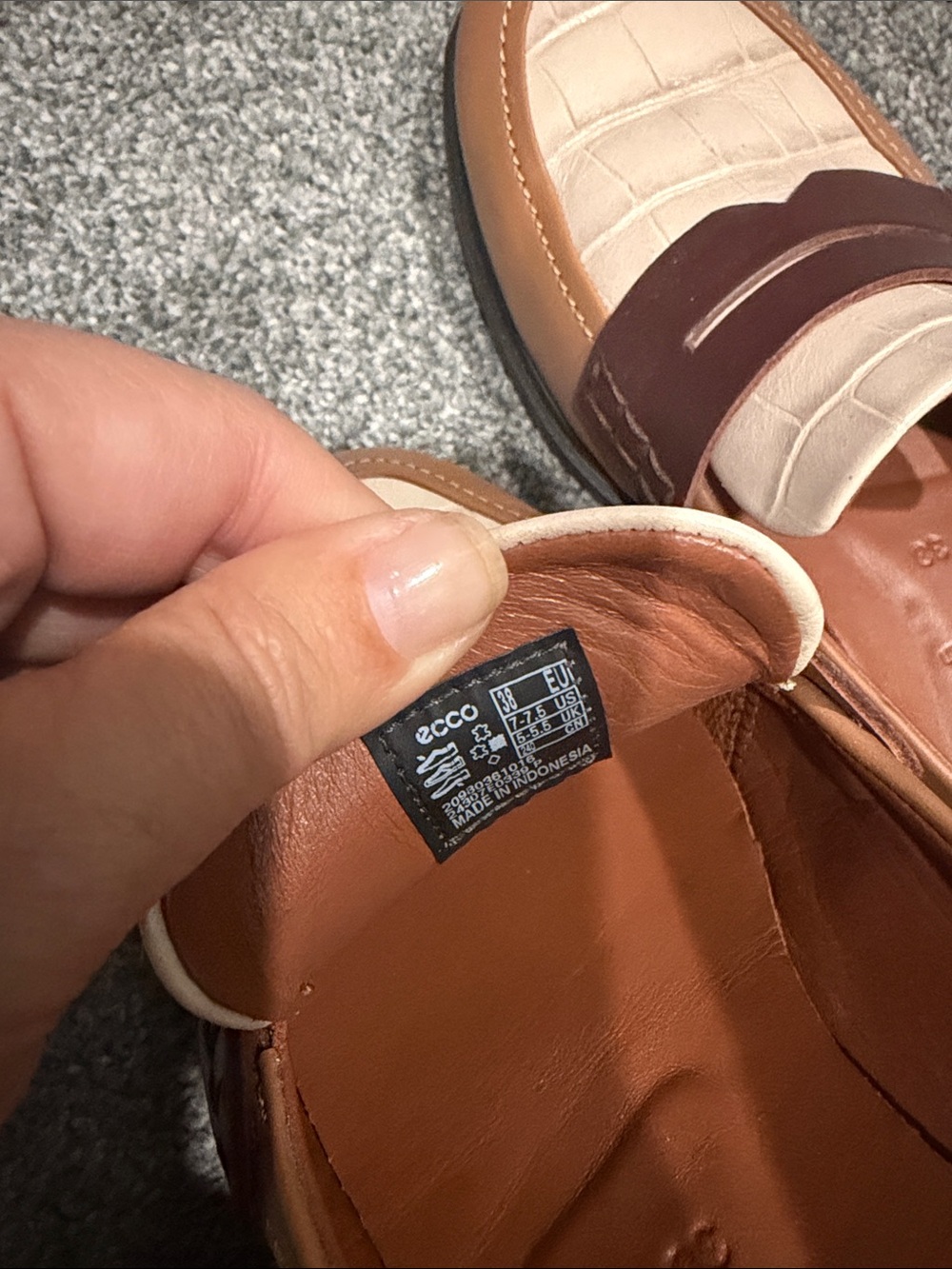 Ecco Two-Tone Tan, Cream & Brown Leather Penny Loafers. Size 38 (8) women - Picture 3 of 5